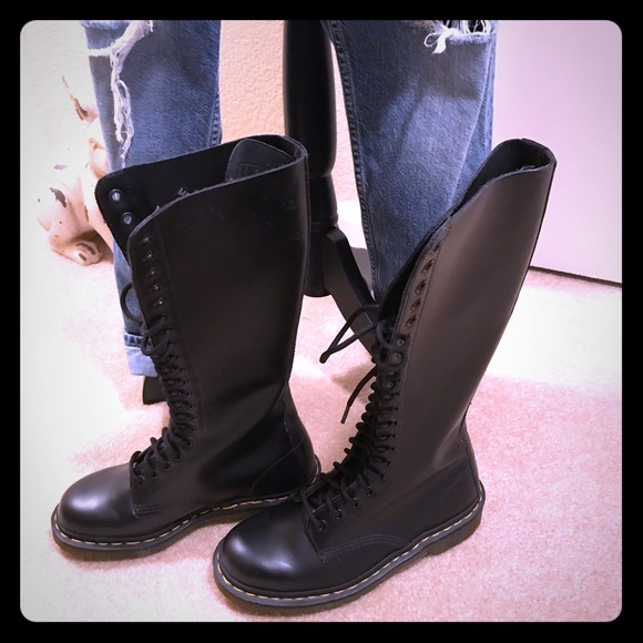 lace up boots no zipper